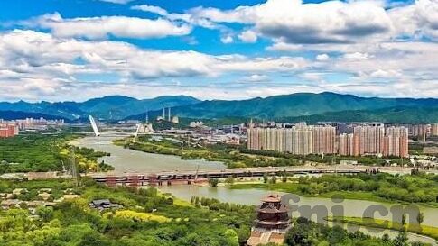 精品一区二区三区自拍图片区-探索网络世界的多元视角，从精品一区二区三区自拍图片区谈起